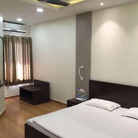Pamposh Guest House Gk II Market